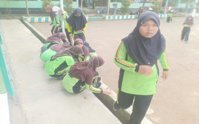 Pembiasaan Sabtu Bersih